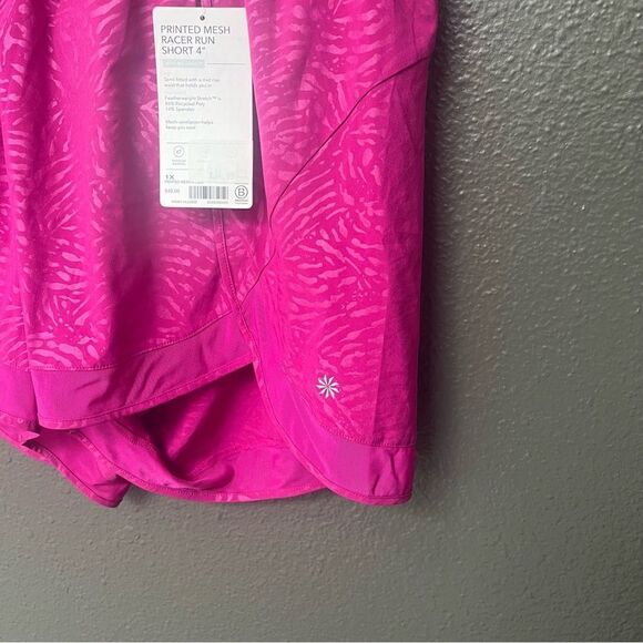Athleta Printed Mesh Racer Run 4” shorts - Picture 10 of 13